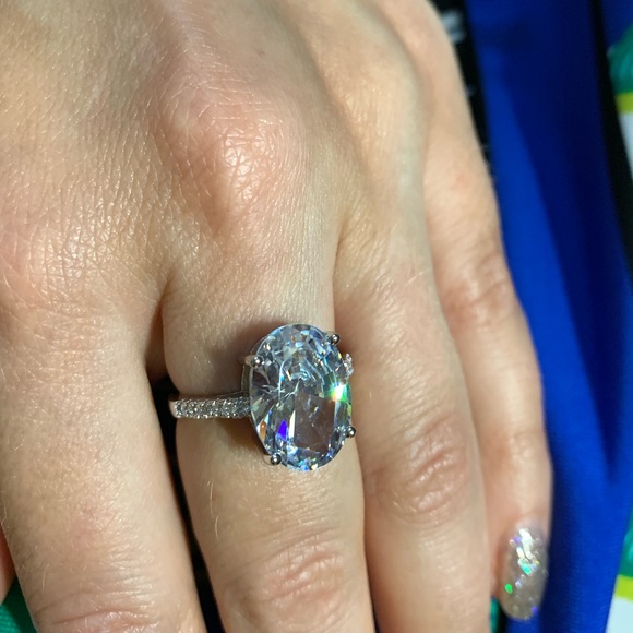 6 Ct CZ Big Oval Silver Ring - Picture 3 of 5
